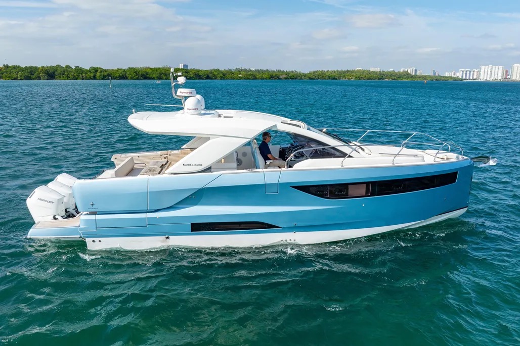 Jenneau 43